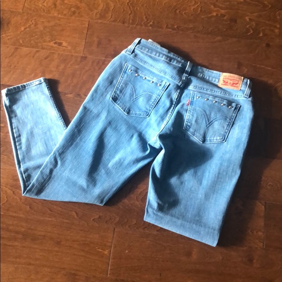 Women’s Levi Jeans - Picture 1 of 3